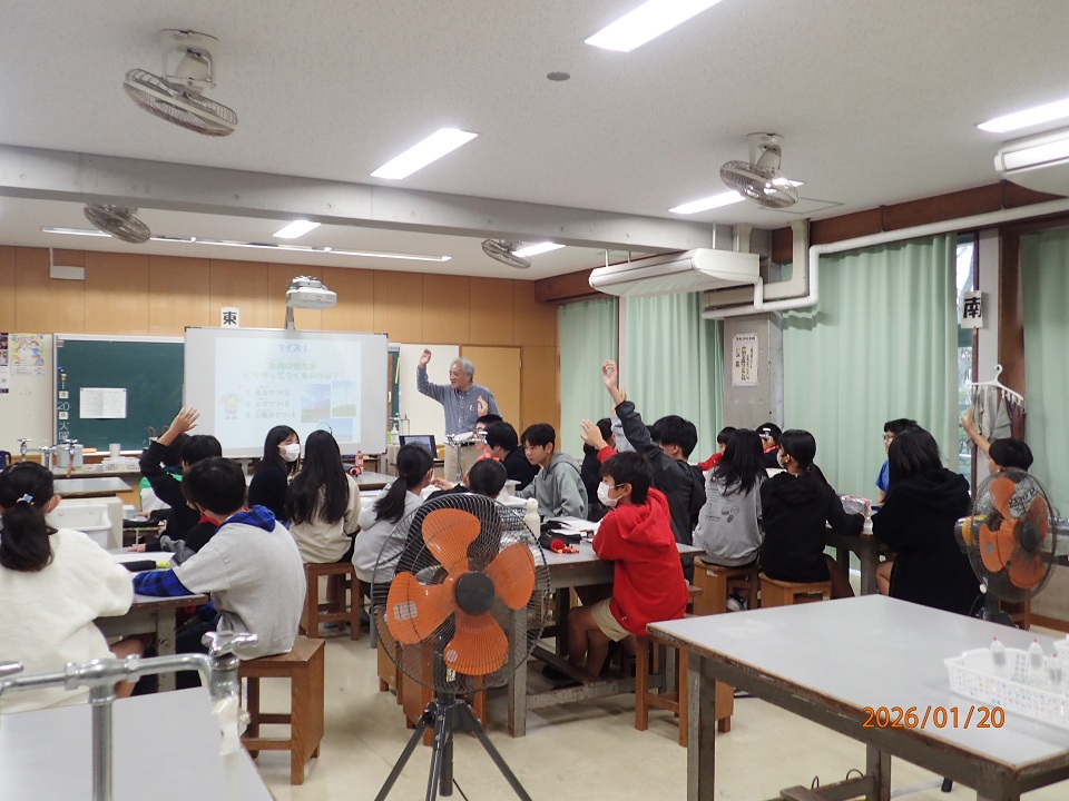 神原小学校出前講座の様子